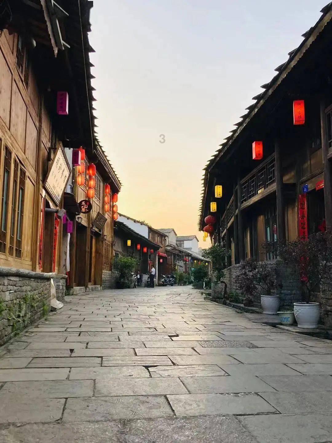 中国战斗机飞行员的待遇工资多少啊游戏画面